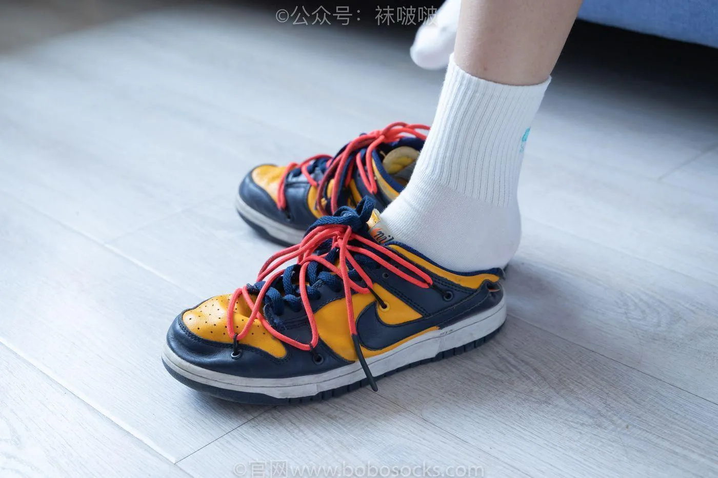 [BoBoSocks袜啵啵]NO.009 果冻-耐克板鞋、白棉袜、裸足 [130P]插图1